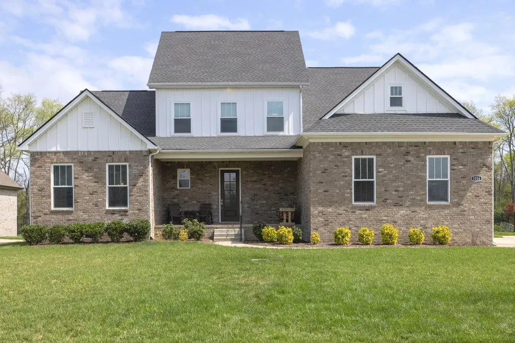 1924 Rhonda Drive Christiana TN 37037