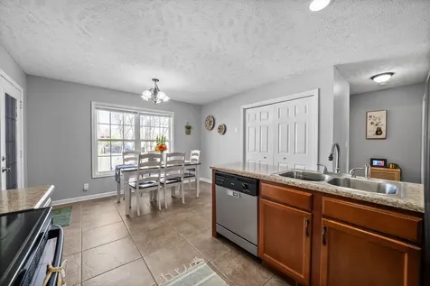 3417 Foxrun Lane Clarksville TN 37042