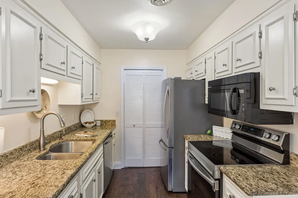 1044 Todd Preis Drive Nashville TN 37221