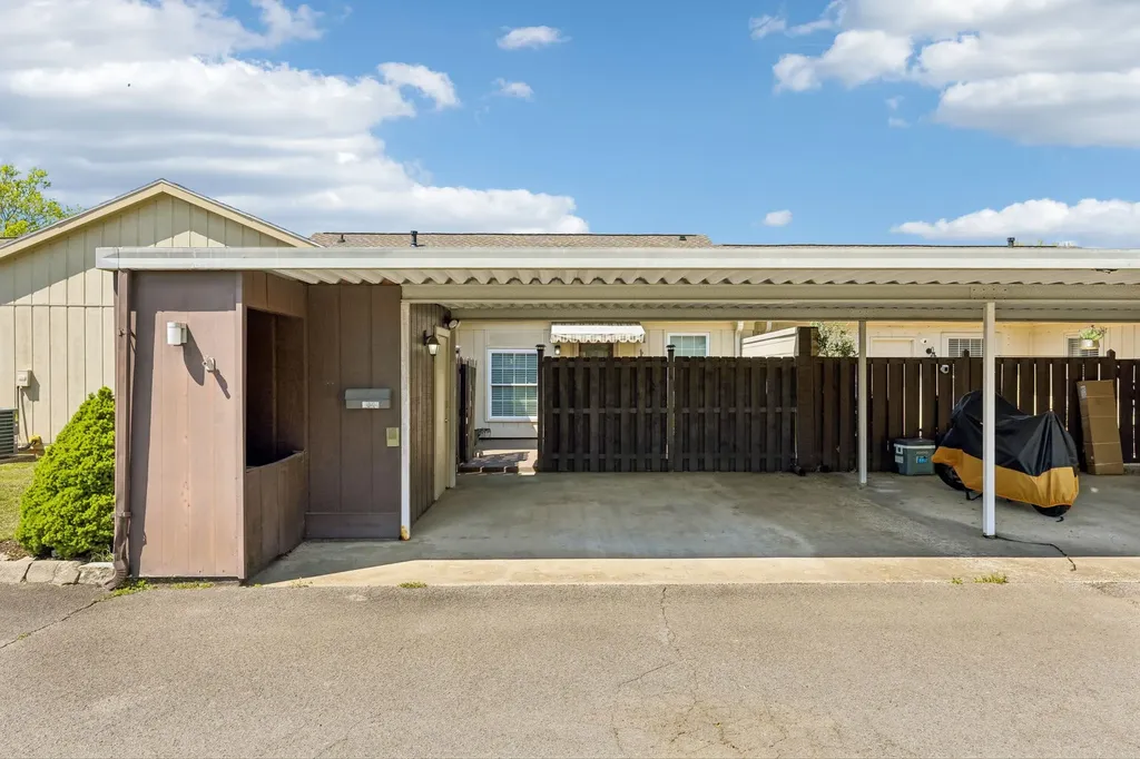 1044 Todd Preis Drive Nashville TN 37221
