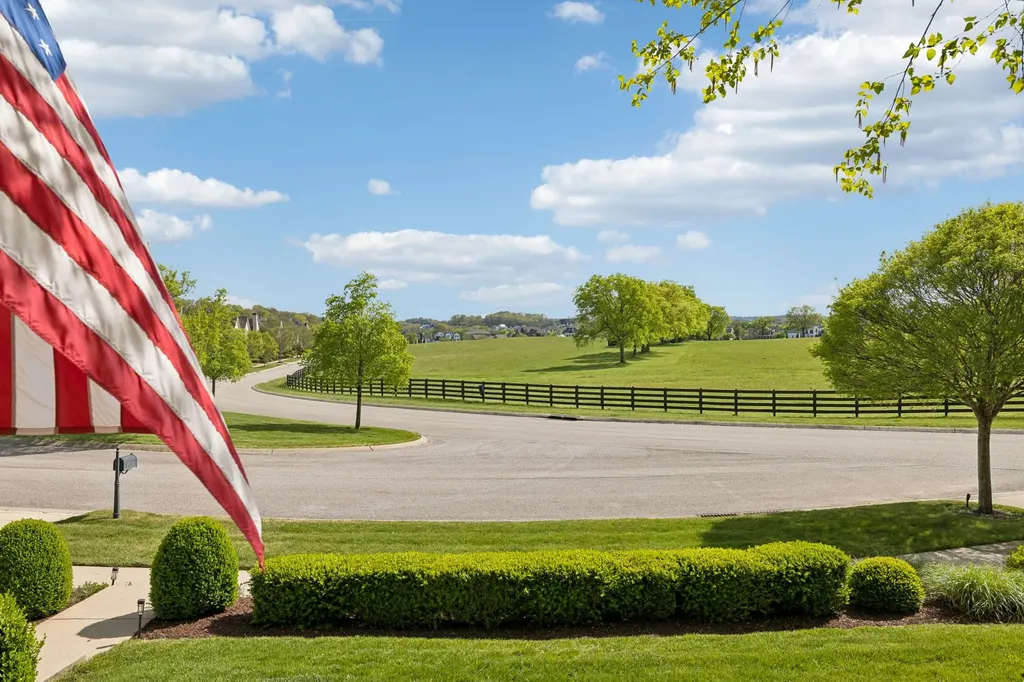 6033 Native Pony Trail College Grove TN 37046