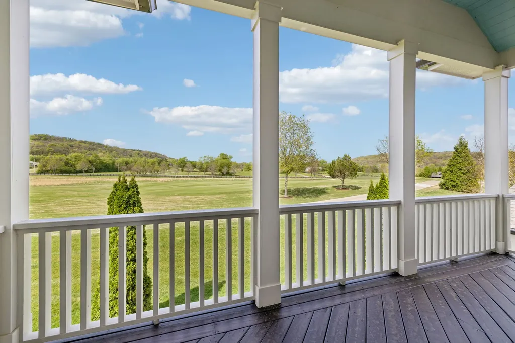 6033 Native Pony Trail College Grove TN 37046