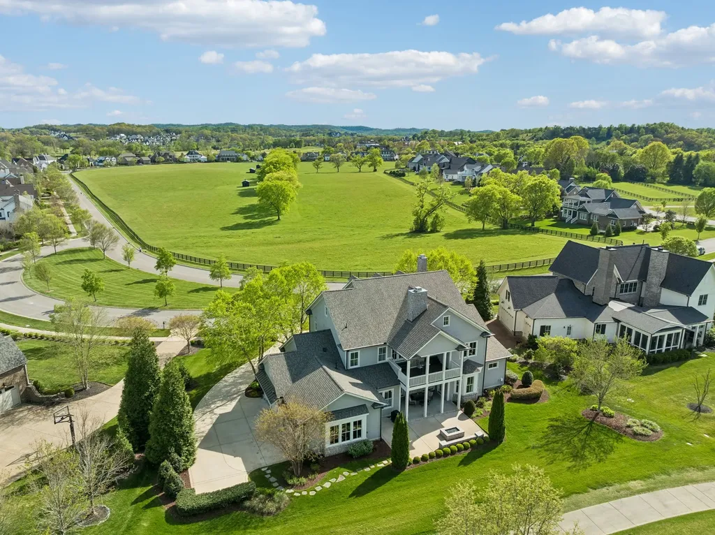 6033 Native Pony Trail College Grove TN 37046