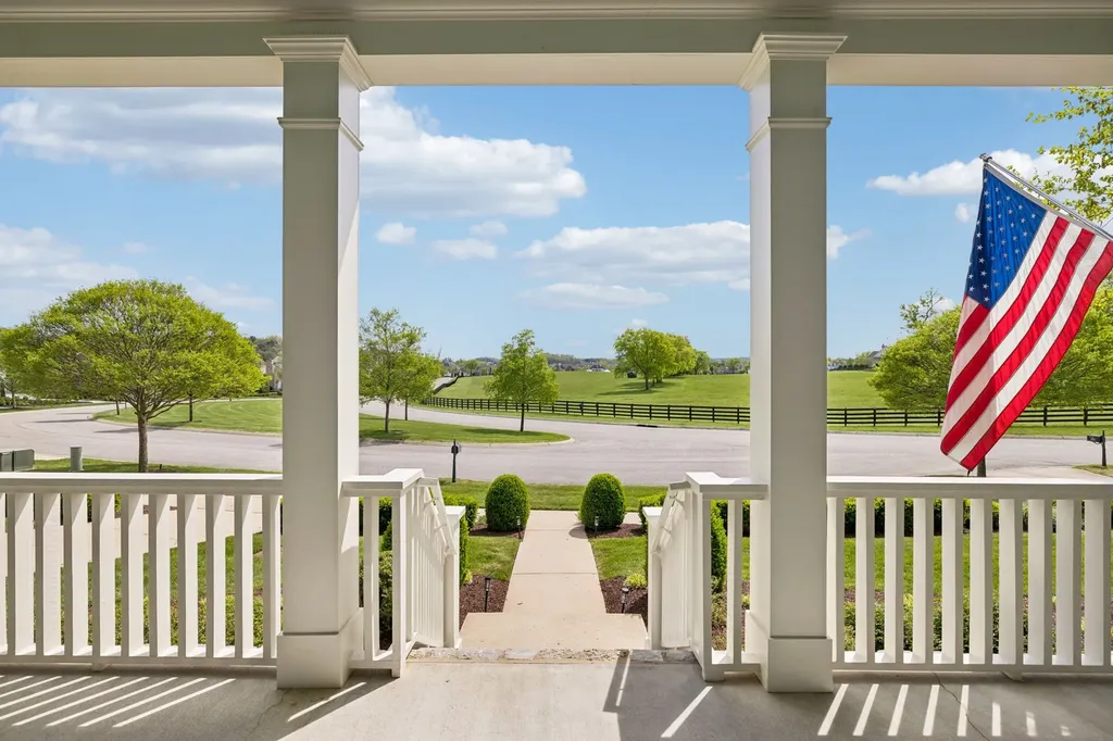 6033 Native Pony Trail College Grove TN 37046