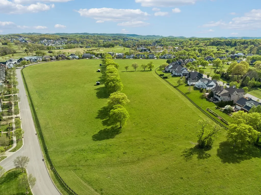 6033 Native Pony Trail College Grove TN 37046