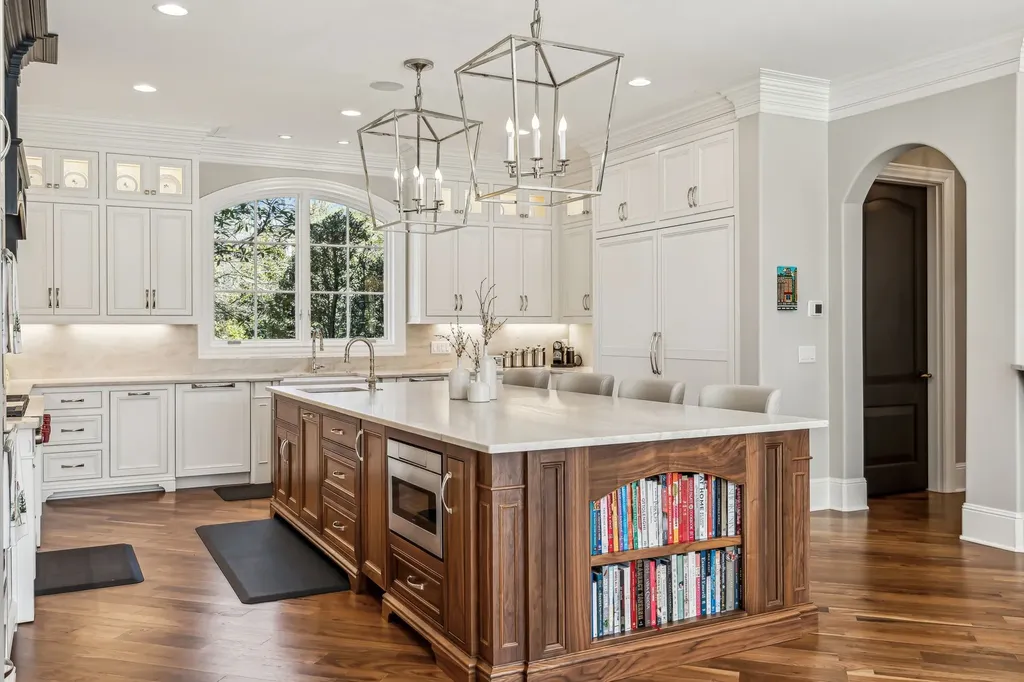 2323 Woodmont Boulevard Nashville TN 37215