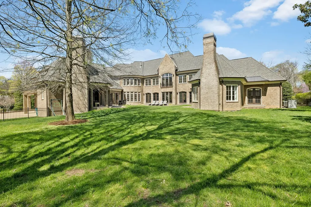 2323 Woodmont Boulevard Nashville TN 37215