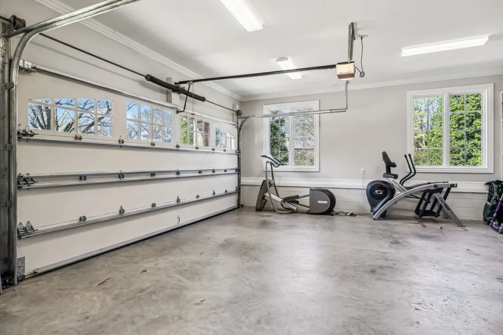 2323 Woodmont Boulevard Nashville TN 37215
