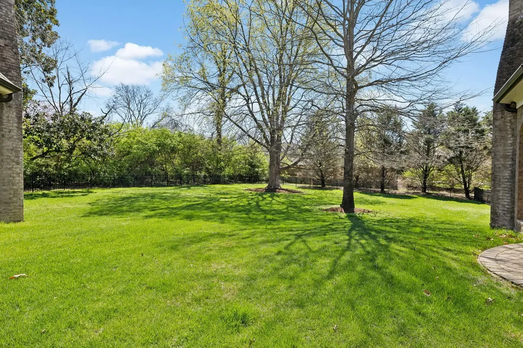 2323 Woodmont Boulevard Nashville TN 37215
