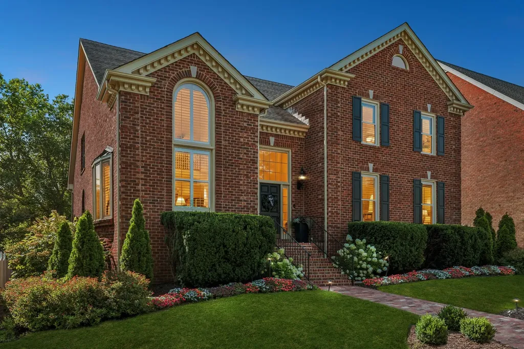 203 Kensington Park Nashville TN 37215