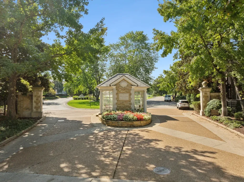 203 Kensington Park Nashville TN 37215