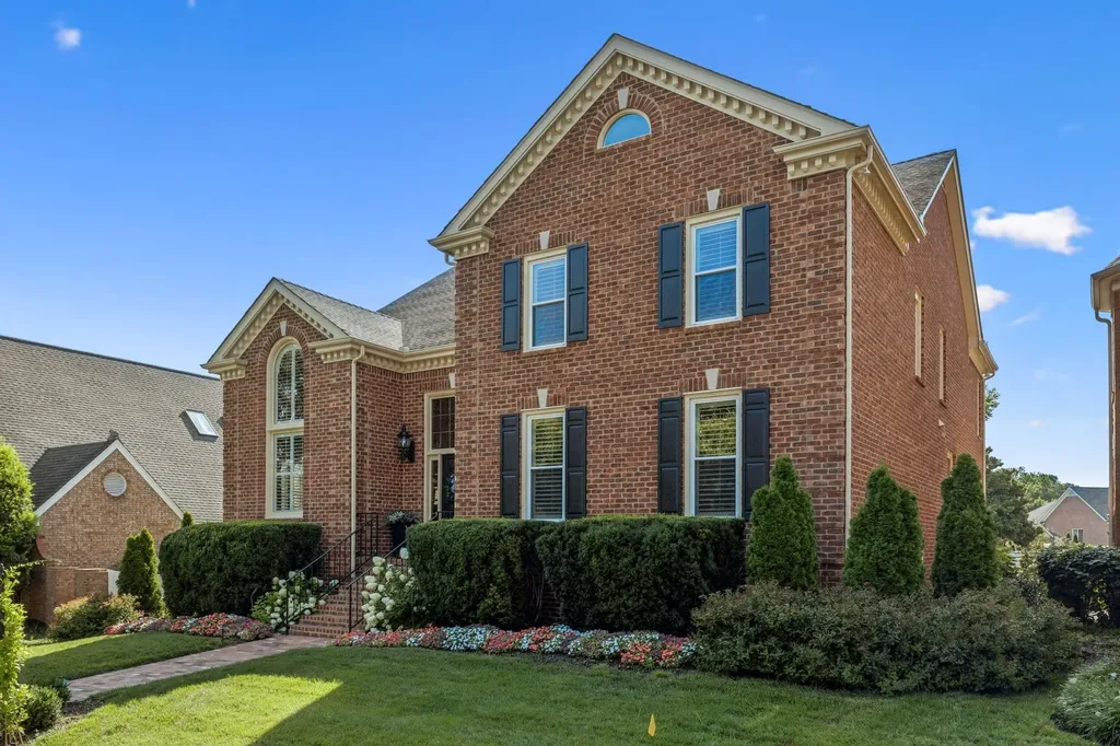 203 Kensington Park Nashville TN 37215