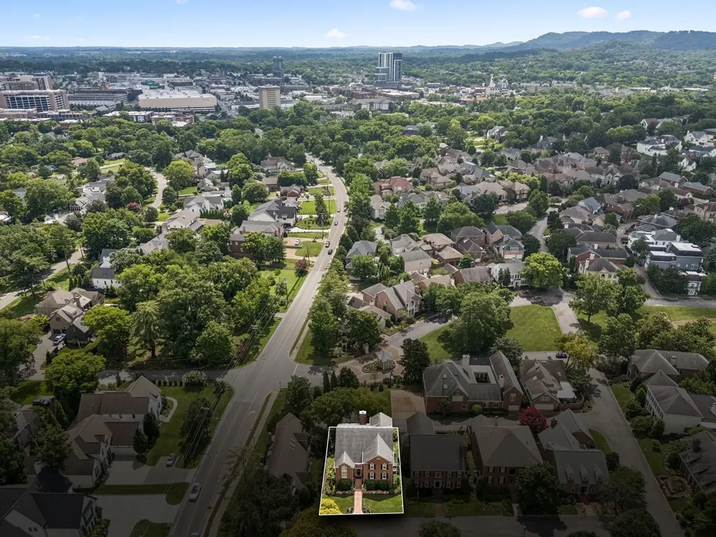 203 Kensington Park Nashville TN 37215