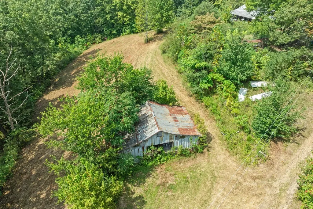 225 Richardson Lane Gainesboro TN 38562