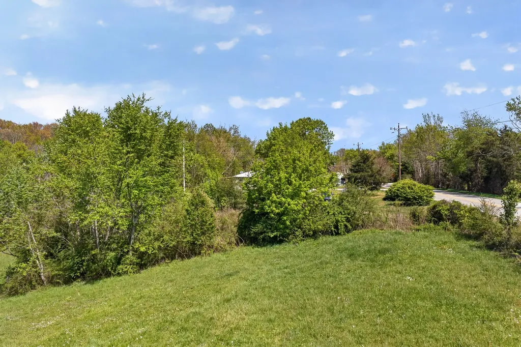 225 Richardson Lane Gainesboro TN 38562