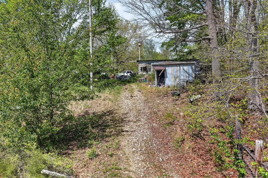 225 Richardson Lane Gainesboro TN 38562
