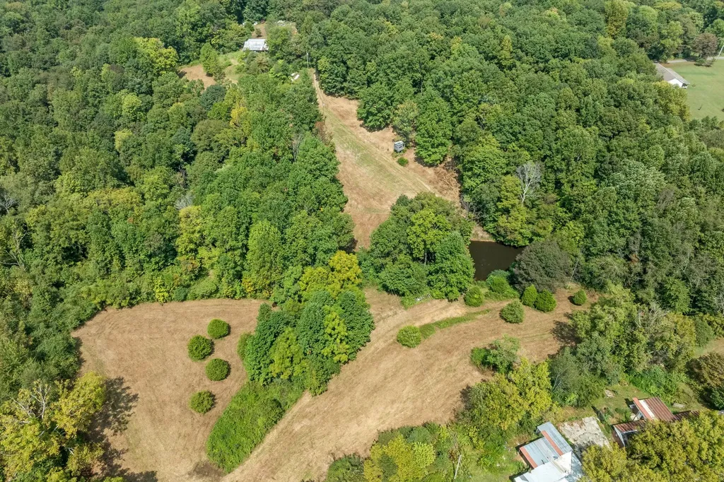 225 Richardson Lane Gainesboro TN 38562