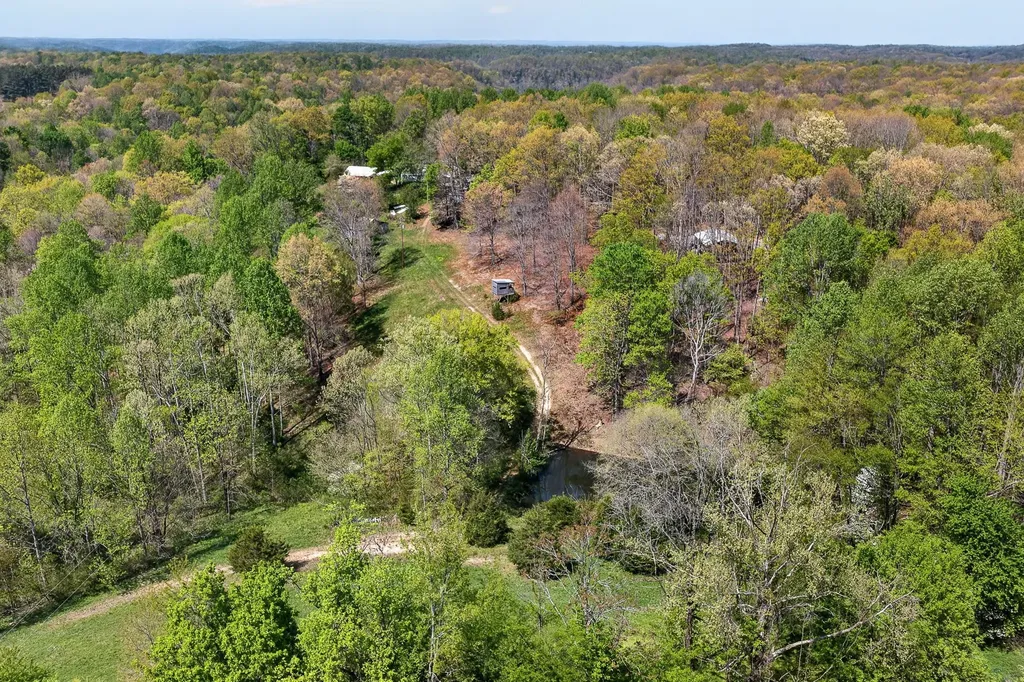 225 Richardson Lane Gainesboro TN 38562