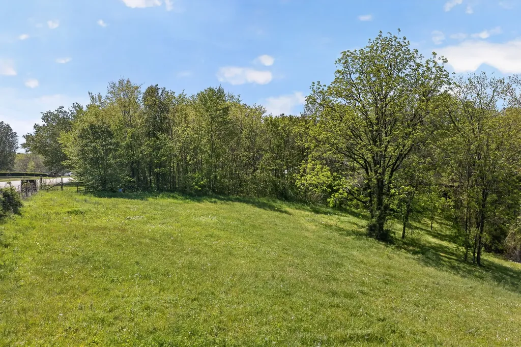 225 Richardson Lane Gainesboro TN 38562