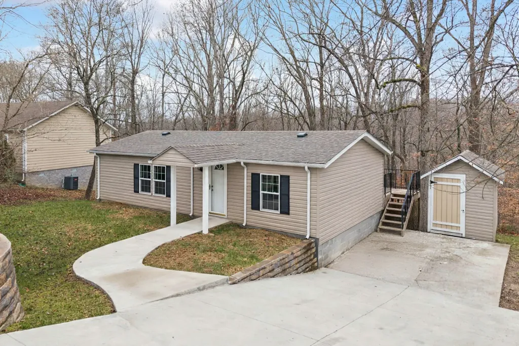 148 N Poole Street Ashland City TN 37015