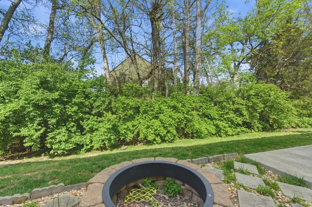 360 Banbury Drive Gallatin TN 37066