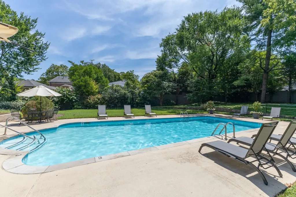 105 Leake Avenue Nashville TN 37205