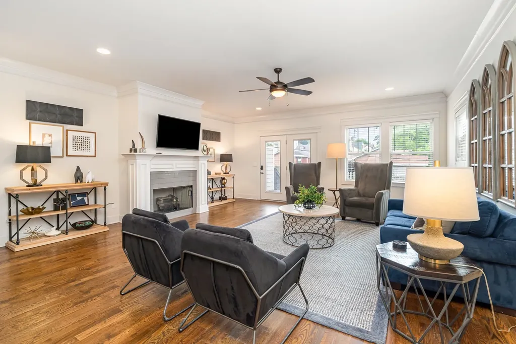 1719 14th Ave, S Nashville TN 37212
