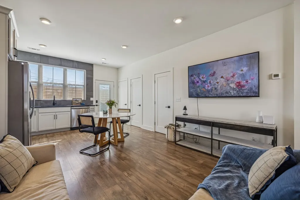 100 Thompson Lane Nashville TN 37211