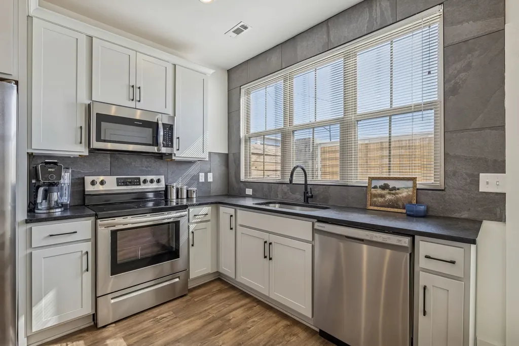 100 Thompson Lane Nashville TN 37211