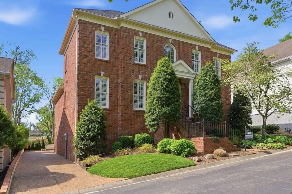 236 Burlington Place Nashville TN 37215