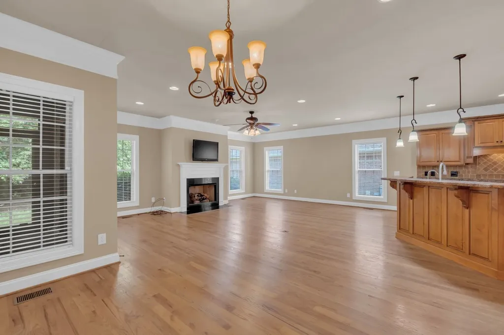 163 Tara Lane Goodlettsville TN 37072