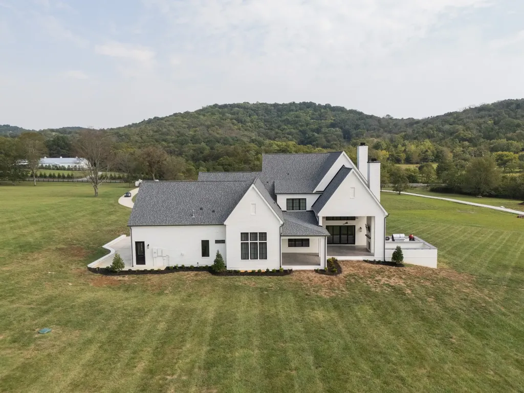 2245 Skinner Road Arrington TN 37014