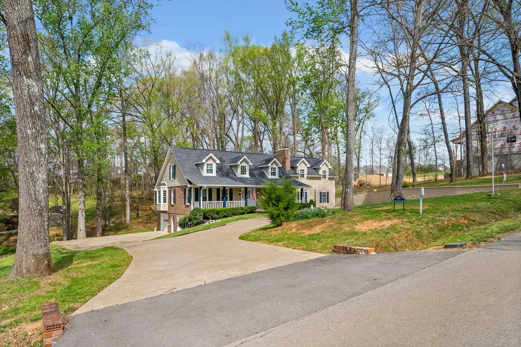 815 Shady Bluff Trail Clarksville TN 37043