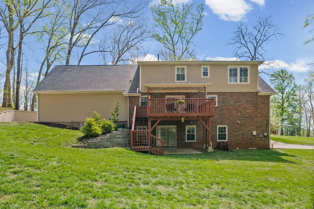 815 Shady Bluff Trail Clarksville TN 37043