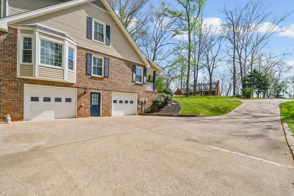 815 Shady Bluff Trail Clarksville TN 37043