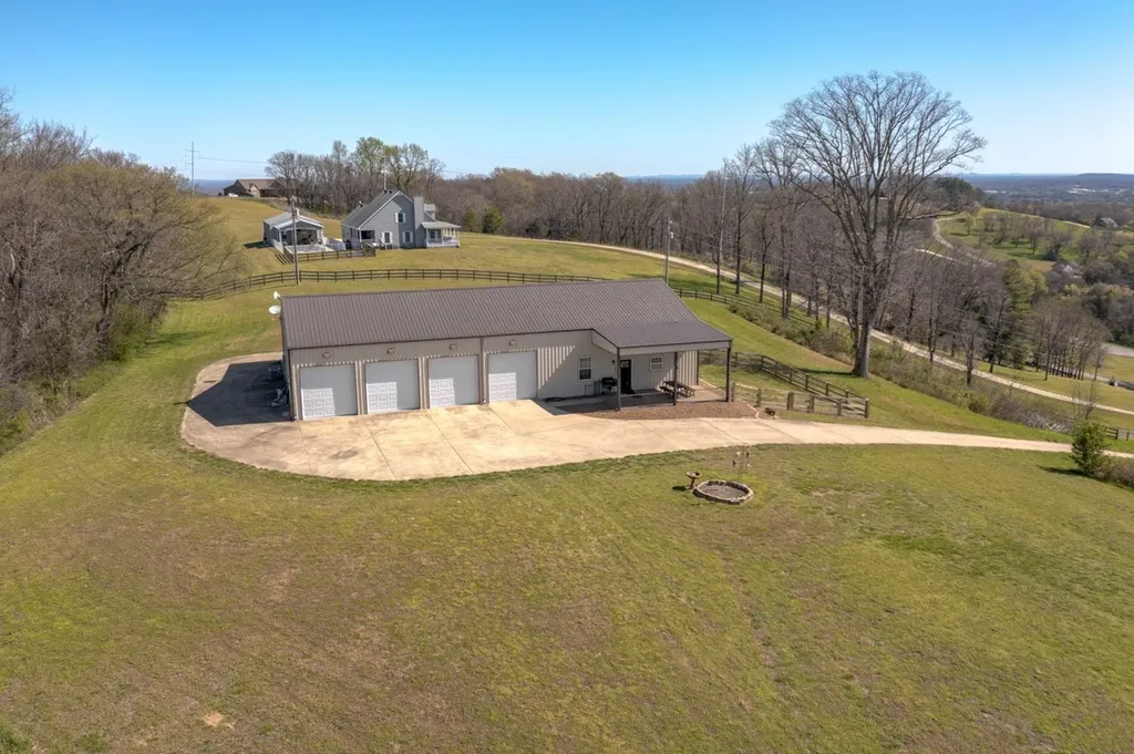 1690 Ramblewood Drive Lewisburg TN 37091