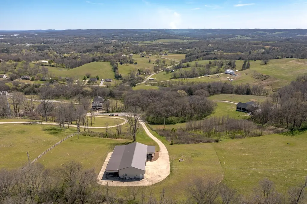 1690 Ramblewood Drive Lewisburg TN 37091