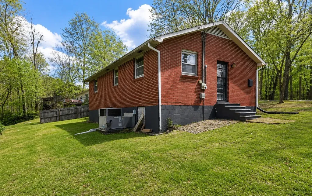 751 Hogan Road Clarksville TN 37043