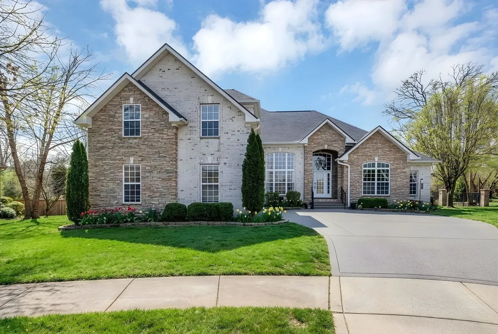 112 General Smith Place Hendersonville TN 37075