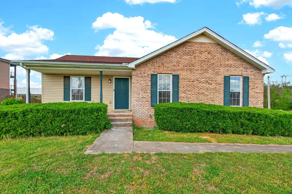 1966 Berkshire Drive Clarksville TN 37042