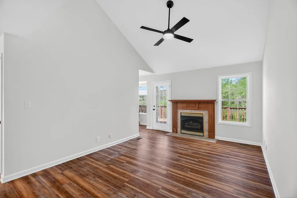 1966 Berkshire Drive Clarksville TN 37042