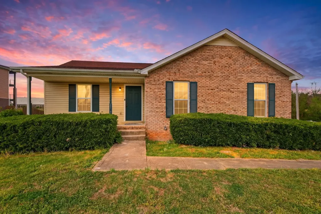 1966 Berkshire Drive Clarksville TN 37042
