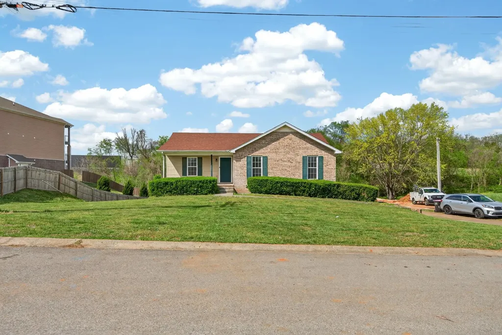 1966 Berkshire Drive Clarksville TN 37042