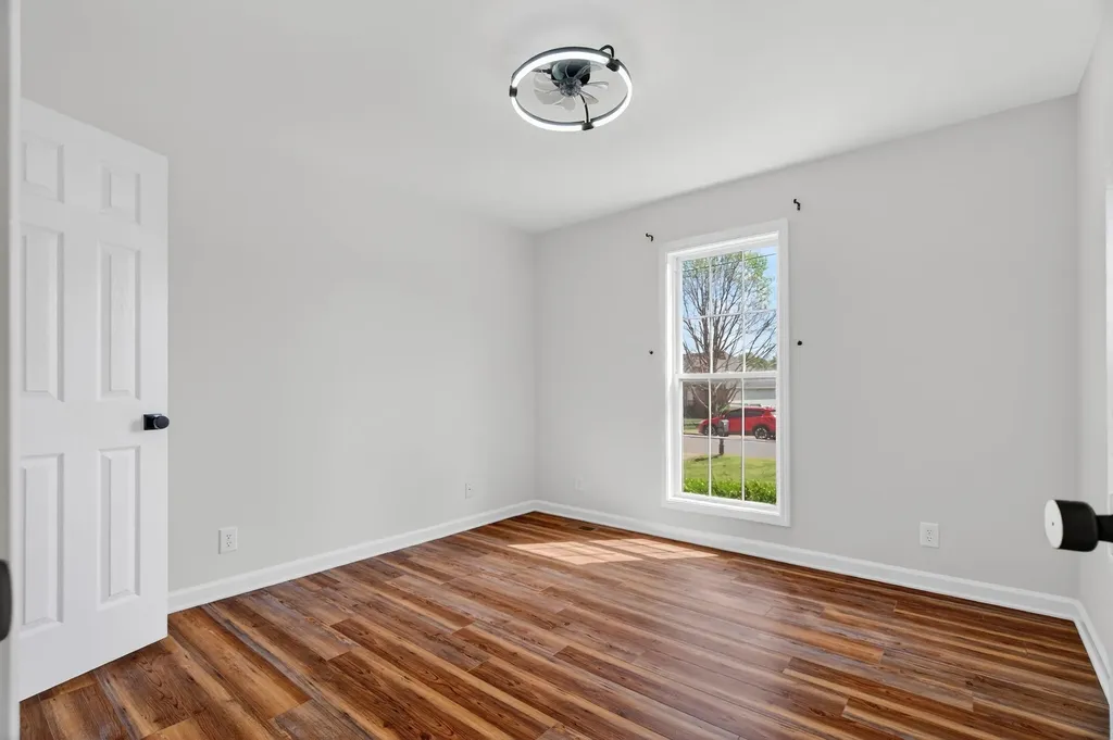 1966 Berkshire Drive Clarksville TN 37042