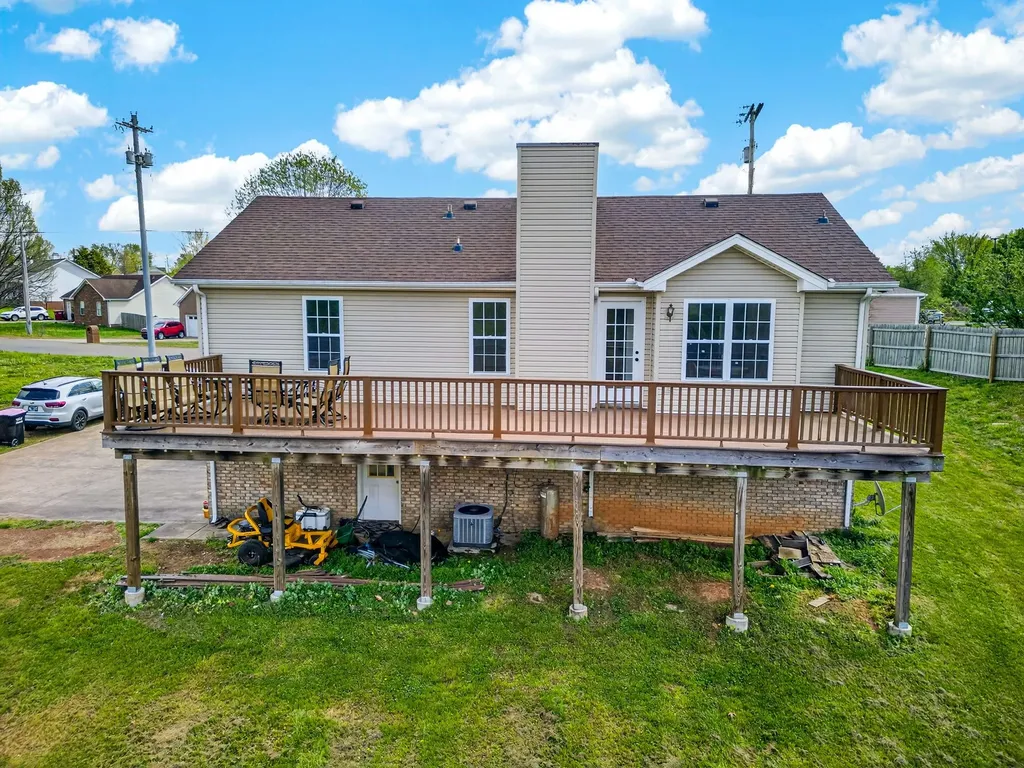 1966 Berkshire Drive Clarksville TN 37042