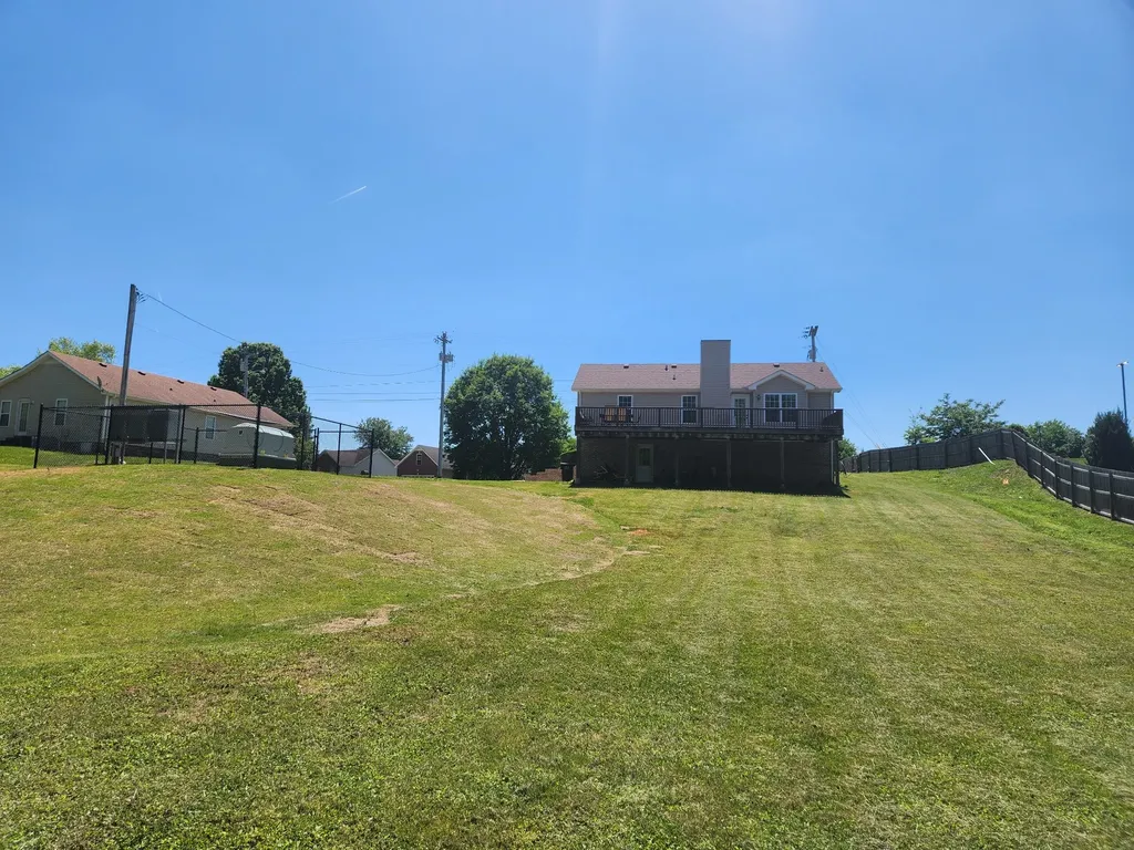 1966 Berkshire Drive Clarksville TN 37042