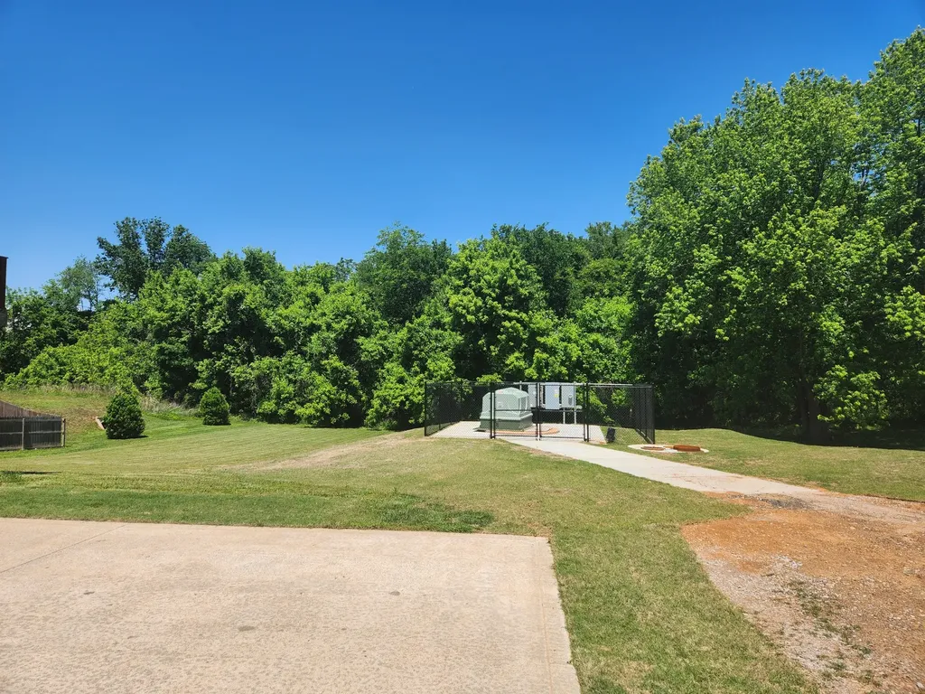 1966 Berkshire Drive Clarksville TN 37042