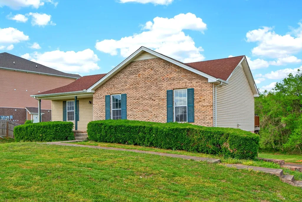 1966 Berkshire Drive Clarksville TN 37042