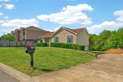 1966 Berkshire Drive Clarksville TN 37042