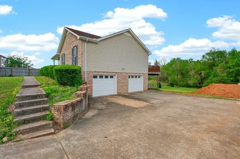 1966 Berkshire Drive Clarksville TN 37042